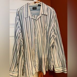 No Boundaries Men's Blue and White Striped Casual Shirt